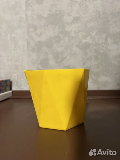 Кашпо пластиковое