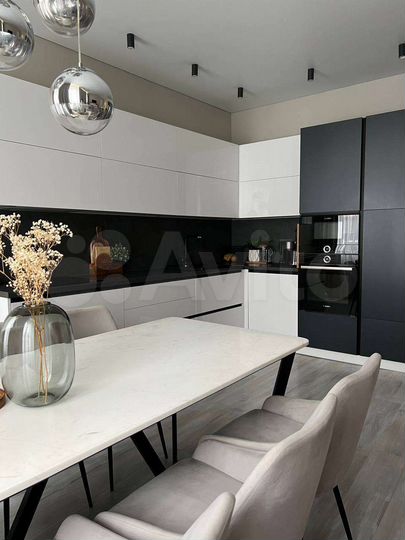 3-к. квартира, 90 м², 4/4 эт.