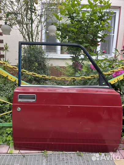 Правая передняя дверь на ваз 2107