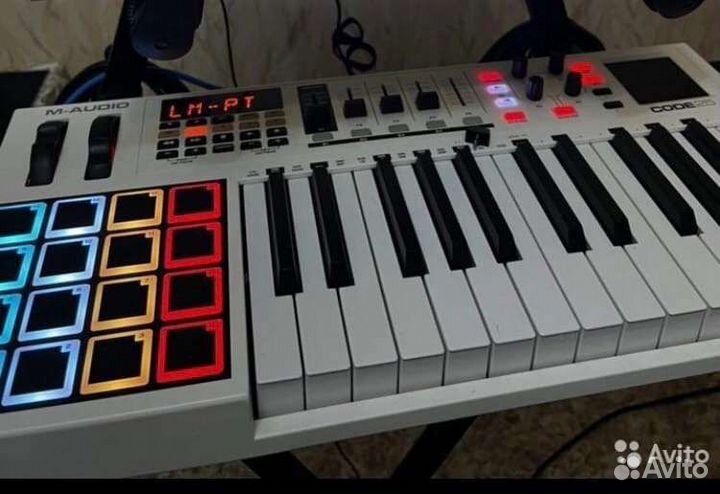 M audio code 25