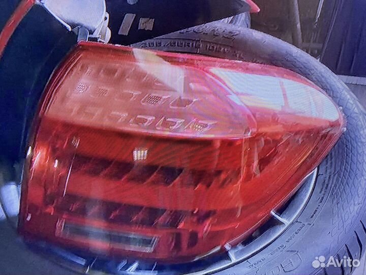 Задние фары Тойота Хайлендер (2010-2013)