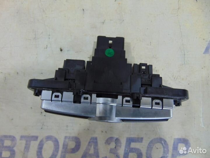 Кнопка аварийной сигнализации для Hyundai Solaris