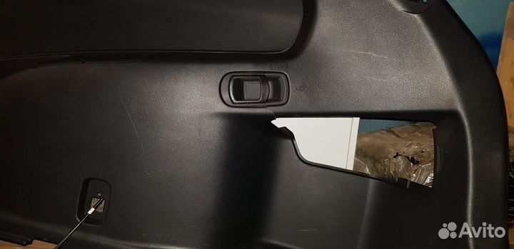 Обшивка багажника задняя правая для mazda CX-7