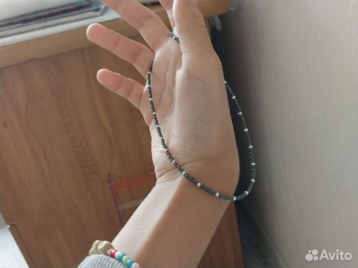 Женский красивый чокер из бисера