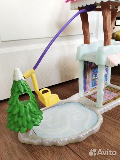 Домик и две куклы Enchantimals