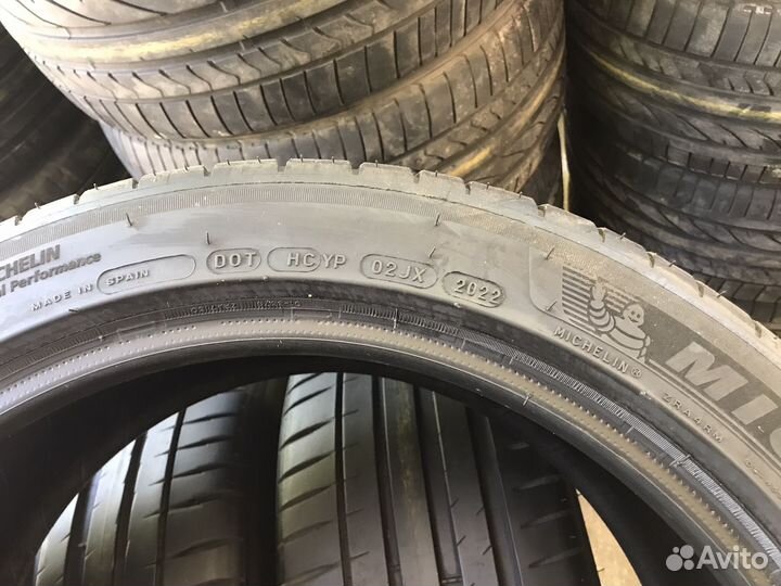 Michelin Pilot Sport 4 245/45 R19