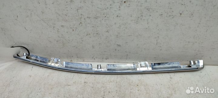 Молдинг решетки радиатора левый Hyundai Tucson 3