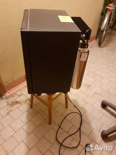 Холодильник минибар dometic