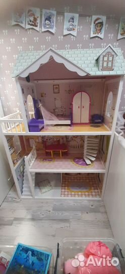 Большой кукольный домик деревянный с мебелью