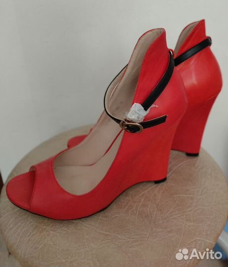 Босоножки женские