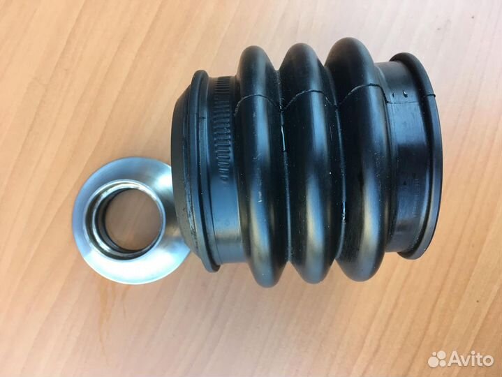 Лот SD1-11 гильза вала водомета кат. 267000318 и резинка кат. 26700045