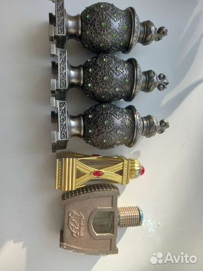 Металлические бутылочки из-под арабских духов