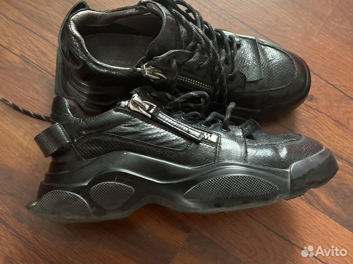 Ботильоны, кроссовки 39