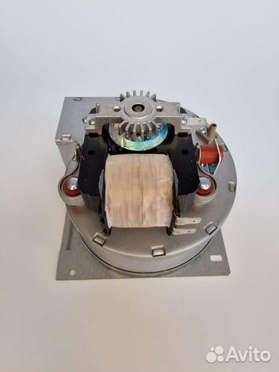 Вентилятор Vaillant turboTEC 32кВт 0020051400