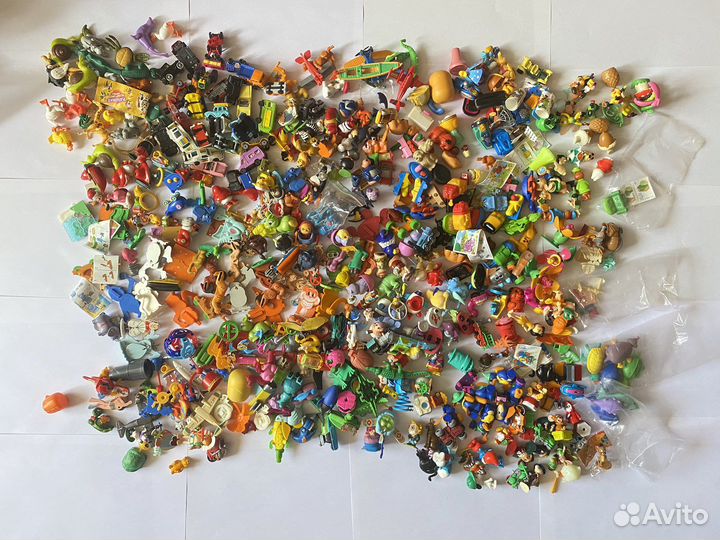 Игрушки из киндера россыпью