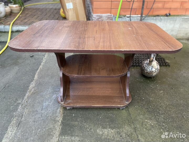 Журнальный столик