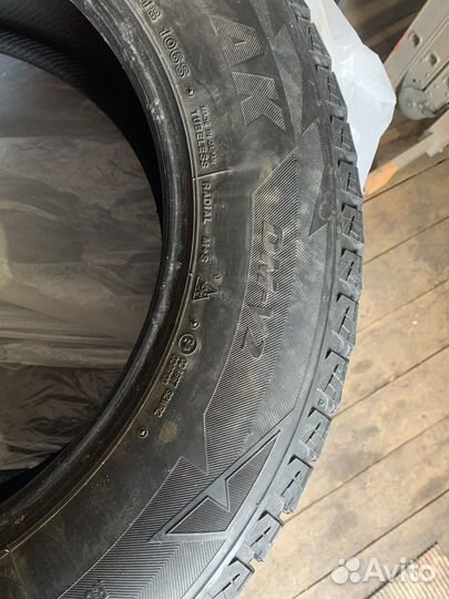 Bridgestone Blizzak DM-V2 235/65 R18