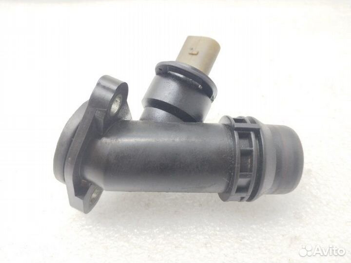 Фланец системы охлаждения Volkswagen Golf 5 2.0