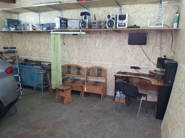 Гараж, > 30 м²