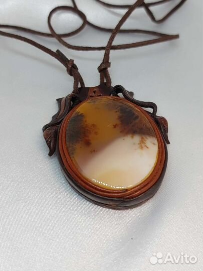 Пейзажный агат в коже кулон подвеска