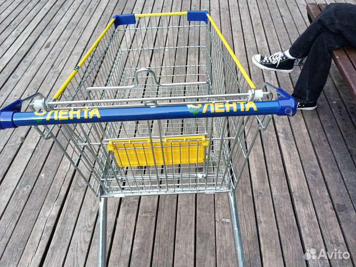 Тележка из супермаркета 
