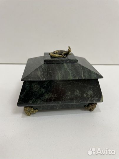 Шкатулка из камня, змеевик и карболита СССР