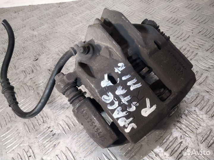 Суппорт передний правый Mitsubishi Space Star