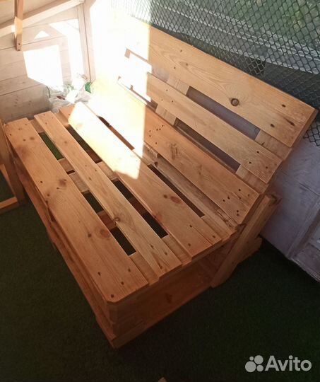 Лавка скамейка из поддонов