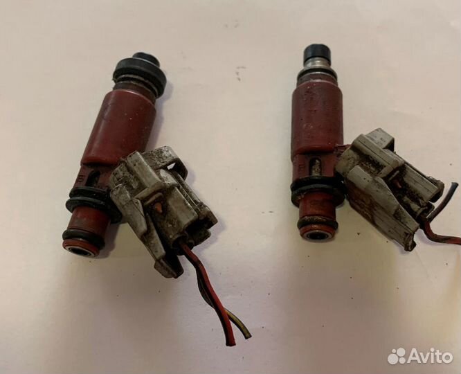 Форсунка топливная Сузуки Балено 1,3