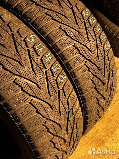 Nokian Tyres Hakkapeliitta R2 SUV 215/65 R17 103R