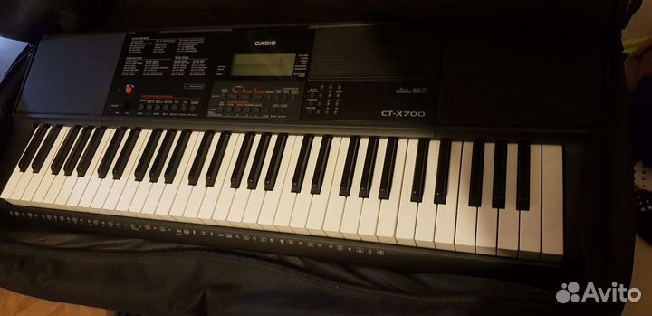 Синтезатор Casio CT-X700
