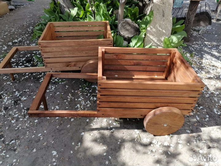 Декоративная телега для сада