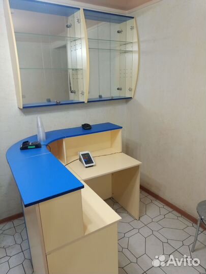 Стойка ресепшн угловая бу