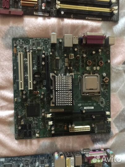 Материнская плата 775