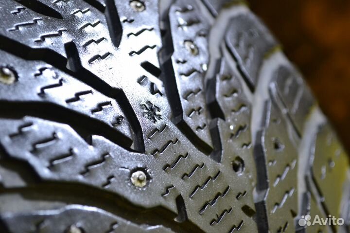 Nokian Hakkapeliitta 9 245/45 R19