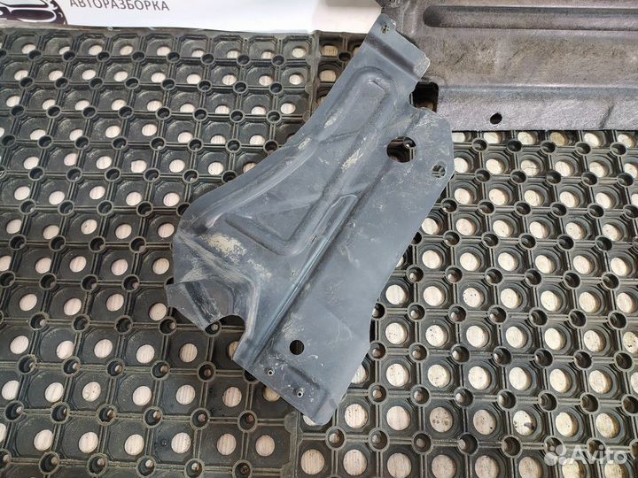 Защита днища правая R BMW X1