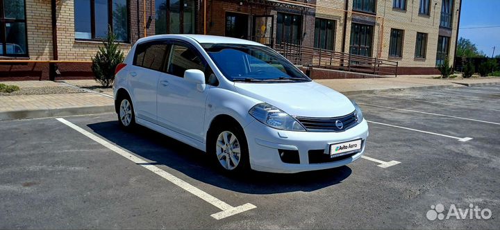 Nissan Tiida 1.6 AT, 2011, 140 390 км