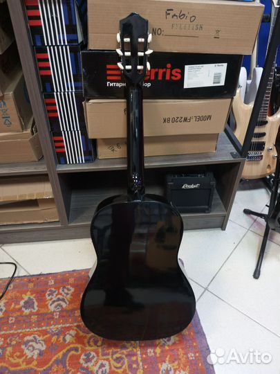 Классическая гитара черная с дефектом