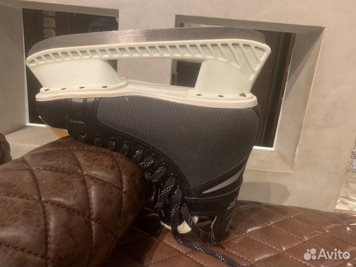 Продам коньки хоккейные