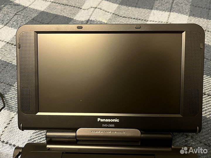 Портативный видеопроигрыватель Panasonic dvd-ls835