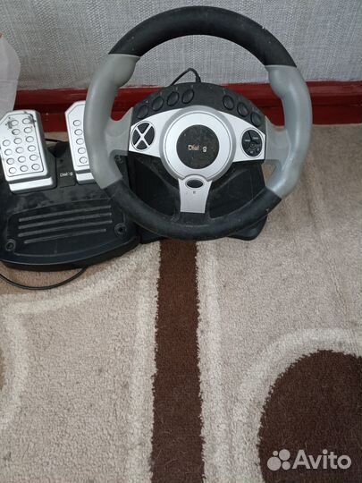 Игровой руль с педалями