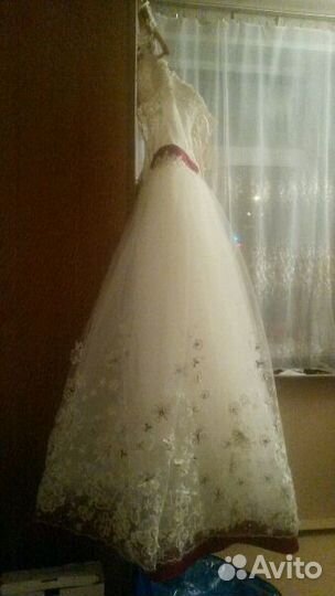 Шикарное свадебное платье