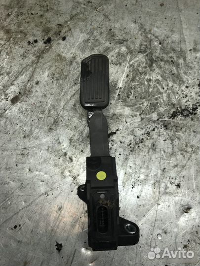 Педаль газа Toyota Corolla E180