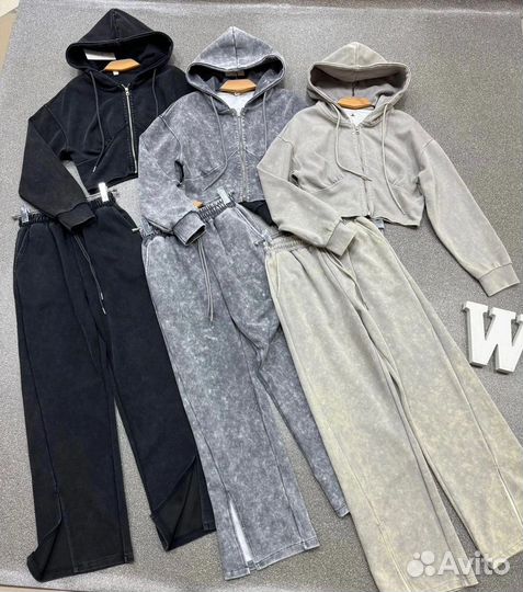 Спортивный костюм корсетный с разрезами