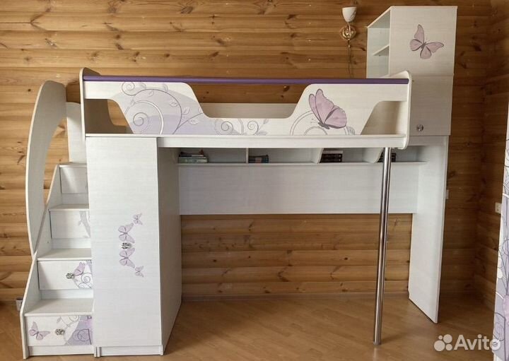 Двухъярусная кровать для девочки