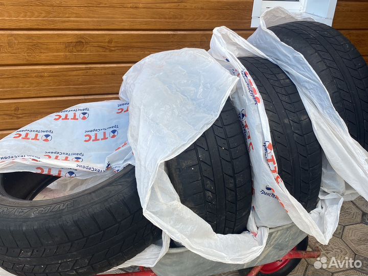 Goodyear Wrangler HP All Weather 235/55 R17 99V
