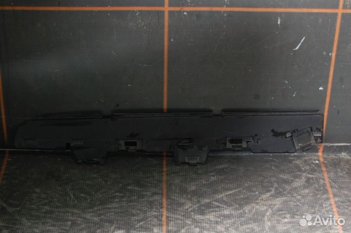 Накладка радиатора правая -Mercedes-Benz GLA- X156