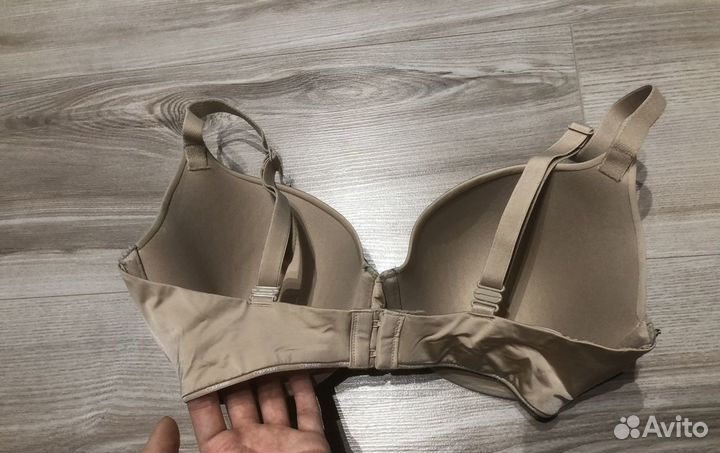 Бюстгальтер Calvin Klein 32DD, Triumph 70E