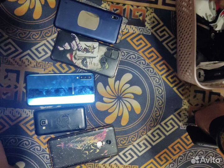Телефоны на запчасти или под восстановление