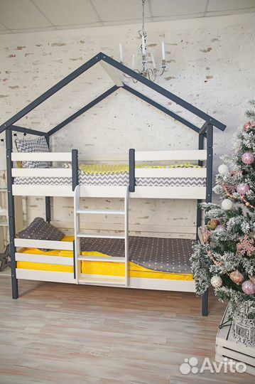 Кровать двухъярусная детская